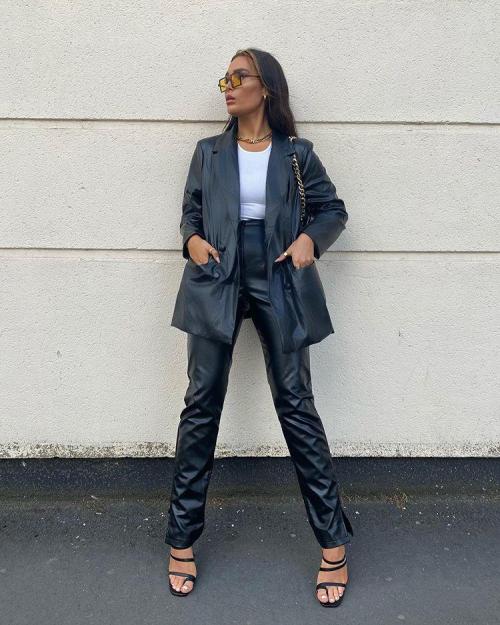 С чем носить Кожаные брюки в 2021. Хит! 2021 Кожаные брюки: купить и носить! 14