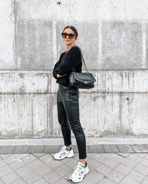 С чем носить Кожаные брюки в 2021. Хит! 2021 Кожаные брюки: купить и носить! 16