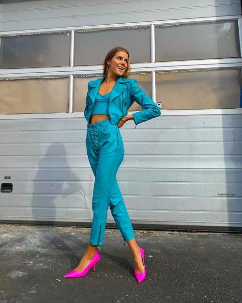 С чем носить Кожаные брюки в 2021. Хит! 2021 Кожаные брюки: купить и носить! 13