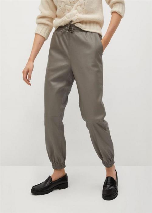 С чем носить Кожаные брюки в 2021. Хит! 2021 Кожаные брюки: купить и носить! 15