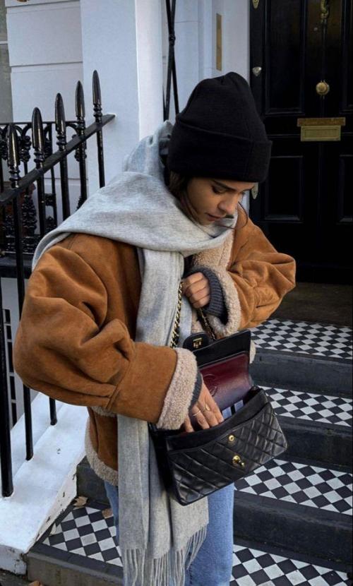 Можно ли использовать шарф на голову в сочетании с шляпой или кепкой. Как сочетать шапку и шарф: 4 модных приёма от фешн-блогеров