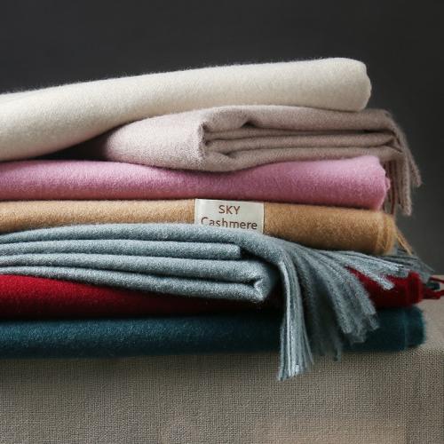 Из какого материала лучше выбирать шарф для летнего наряда. Из какого материала лучше покупать шарф