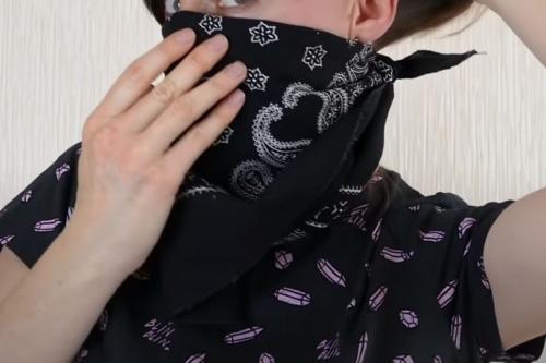 Как завязать шарф, как балаклаву. Маски-банданы своими руками, чтобы быть защищенной и при полном параде