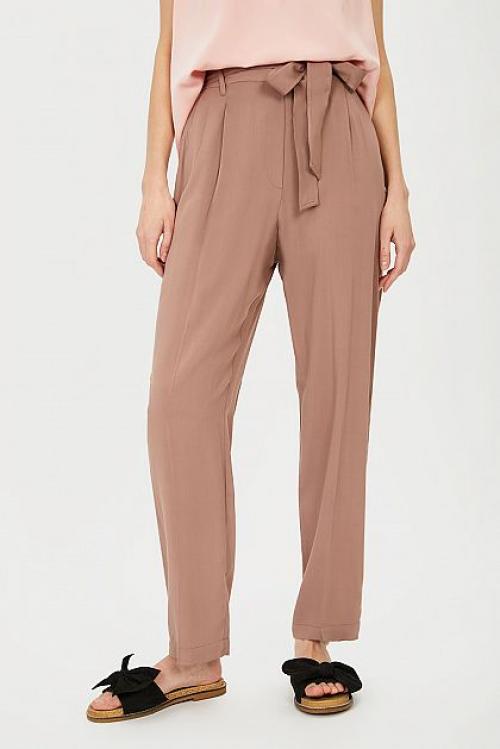 С чем носить коричневые кожаные брюки. Какой наряд подобрать под коричневые брючки 09