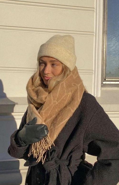 Как сочетать шарф с шапкой или без нее для стильного вида. Как сочетать шапку и шарф: 4 модных приёма от фешн-блогеров