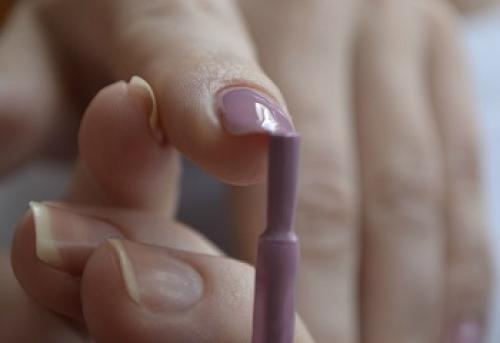 Отслойки на ногтях гель-лаком. Ошибки в технологии маникюра