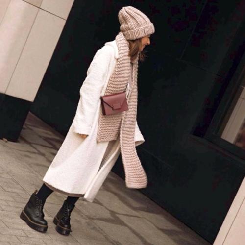 Какой тип головного убора лучше всего сочетается с пальто в холодное время года. Как выбрать фасон шапки?