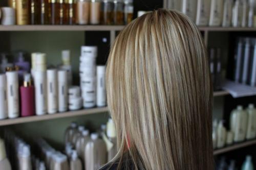 Техника мелкого мелирования: как создать естественный эффект на русых волосах 19