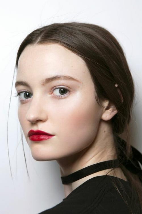 Какие цвета помады лучше всего подходят для разных оттенков кожи. Поцелуй на удачу: как подобрать цвет помады?