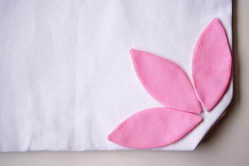 Варианты декорирования сумок своими руками. Идеи для аппликаций сумок своими руками