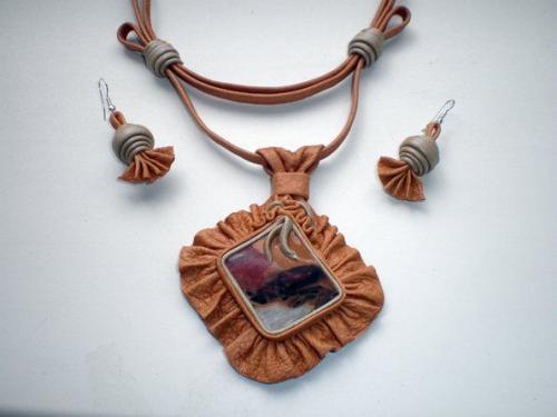 Старая сумка. Что можно сделать из старых сумок