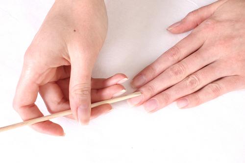 Как наносить гель на ногти пошагово. Как правильно наносить гель для наращивания ногтей?