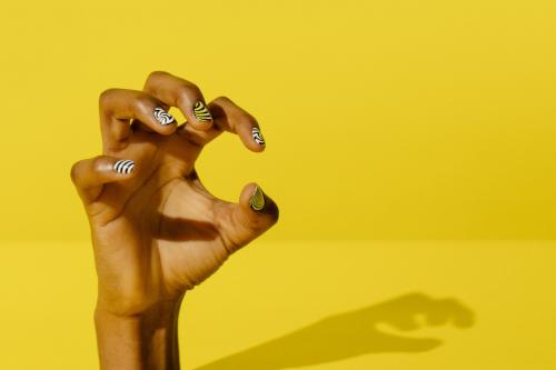 Как снять гель-лак дома. Как нельзя снимать гель-лак