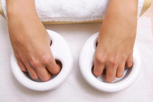 Как наносить гель-лак пошагово для начинающих. Гель лак в домашних условиях: пошаговое руководство для начинающих