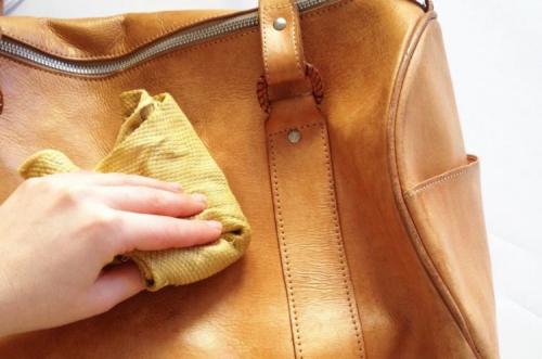 Как обновить потертую кожаную сумку. Как почистить кожаную сумку — лучшие идеи, как быстро и эффективно в домашних условиях очистить сумку из кожи (115 фото-идей)