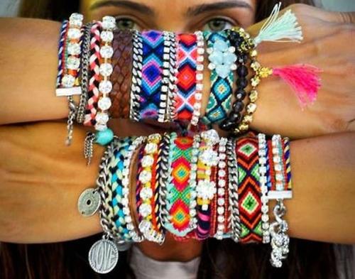 Какие украшения или аксессуары могут подчеркнуть индивидуальность и придать ухоженный вид. Как при помощи бижутерии выразить свою индивидуальность