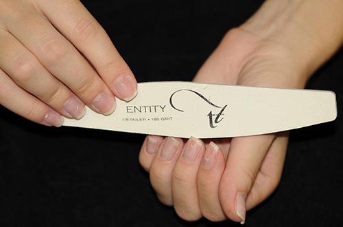 Ошибки при нанесении гель-лака в домашних условиях. Нарушение правил носки маникюра 01