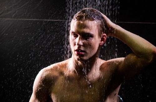 Какие ошибки нужно избегать при приготовлении экспресс рецептов красоты дома. От контрастного умывания до правильного макияжа: шесть экспресс-методов привести лицо в порядок после бессонной ночи