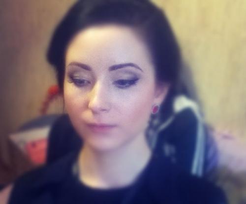 Милые девушки готова для вас создать вечерний образ (1100 р), сделаю чудесную прическу и макияж профессионально. 01