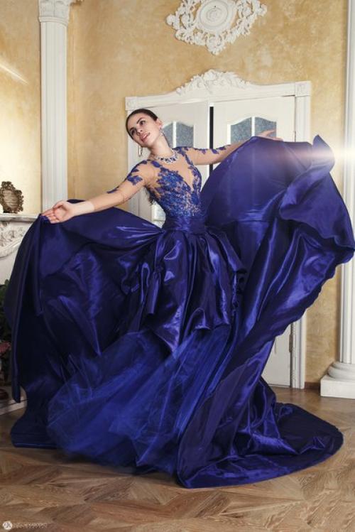 Девушки, специально для вас 28, 30 и 31 января большой фотодень с шикарными вечерними платьями в самой большой студии Москвы. 05