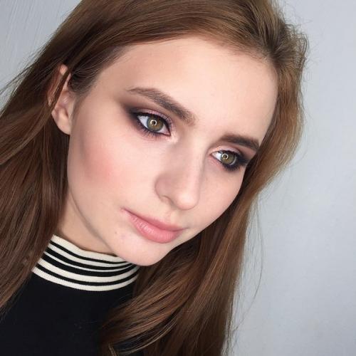 Резюме?   Москва.  Визажист. 05