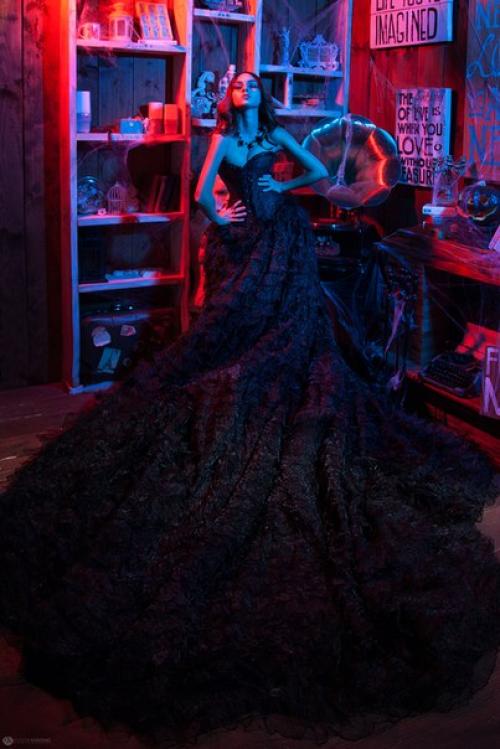 Девушки, специально для вас 28, 30 и 31 января большой фотодень с шикарными вечерними платьями в самой большой студии Москвы. 08