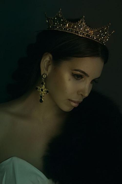 В феврале в будний день возьму пару девушек для портретных съемок у меня дома. 05