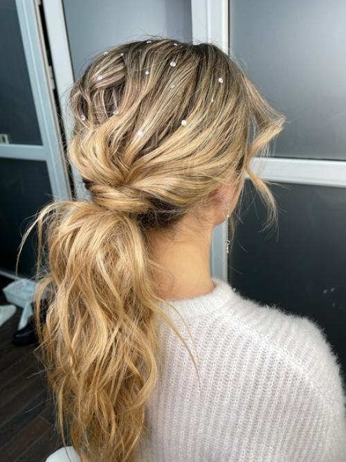 Полный образ легкий макияж и локоны всего от 1. 200. 02