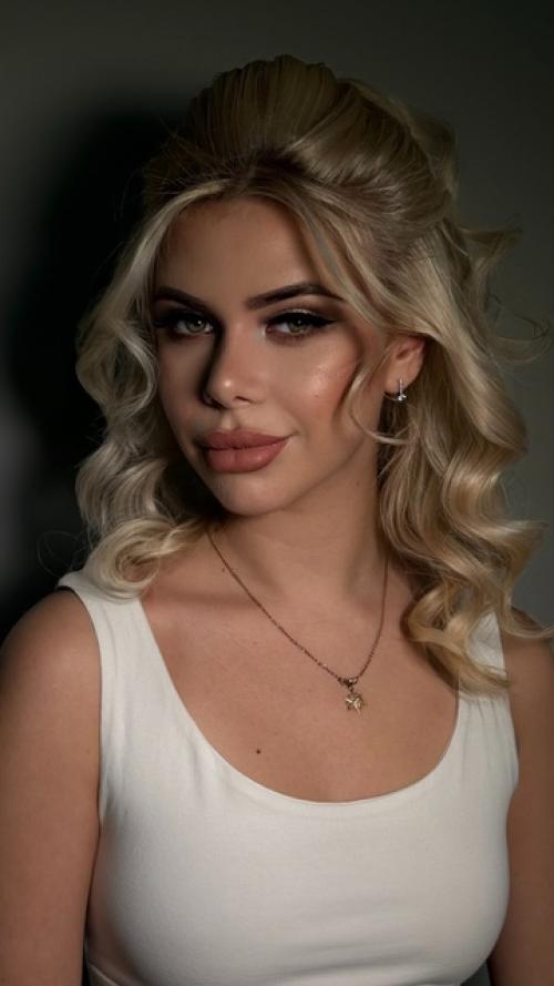 Создайте свой идеальный образ с нашим макияжем и прической! 01