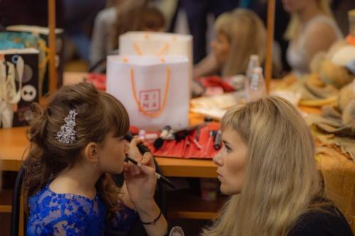 Стилист - это второй важный человек, который необходим для того, чтобы ваша фотосессия прошла безупречно. 06