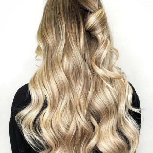 В 2024 году модные тенденции окрашивания волос включают в себя несколько интересных направлений. 07 В 2024 году модные тенденции окрашивания волос включают в себя несколько интересных направлений. 07