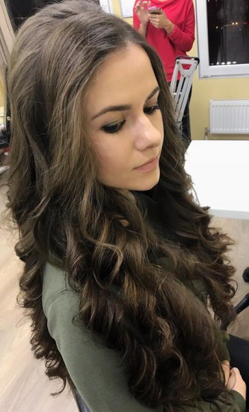 Дорогие девушки, я начинающий сертифицированный визажист - стилист и мастер по прическам. 01