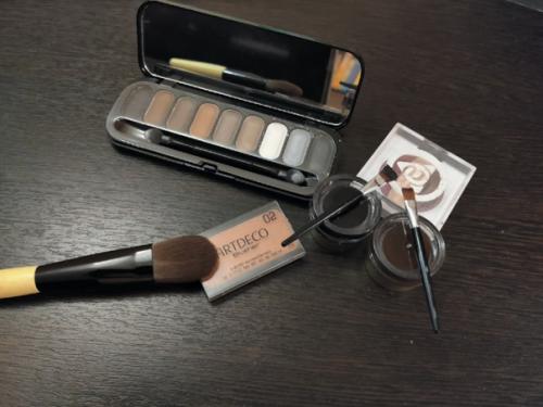 Ну когда ещё можно нарядиться в стиле 90-х и зажечь под песни своей молодости, если не на юбилее любимой подруги? 08