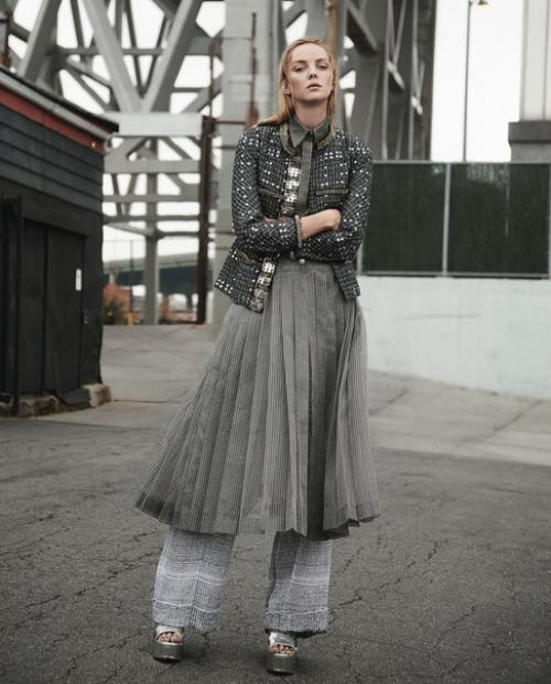 Sheer And Solid Fabrics: Хизер Маркс в фотосессии Кевина синклера для How to Spend It Magazine January 2016. 02