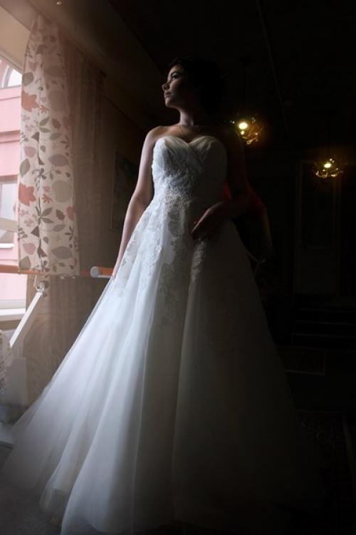 Не так давно мне и стилисту Анна дзахсор довелось стать настоящими феями прекрасной невесты Катюши. 02