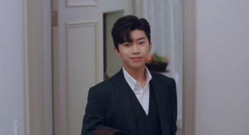 === Им Ён Ун пробует стиль айдола. 04