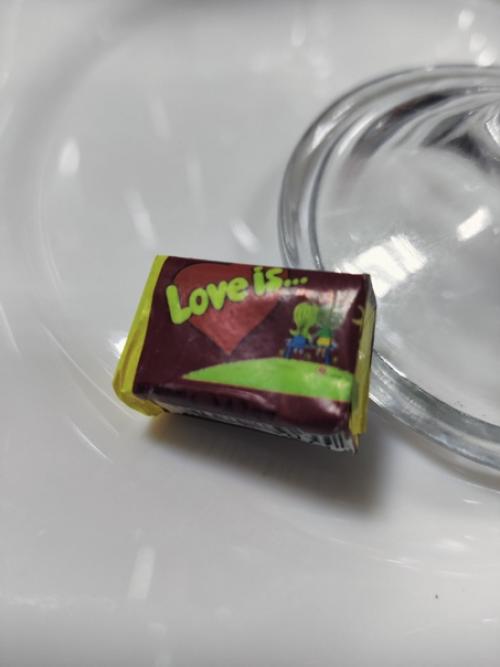 Ну когда ещё можно нарядиться в стиле 90-х и зажечь под песни своей молодости, если не на юбилее любимой подруги? 05