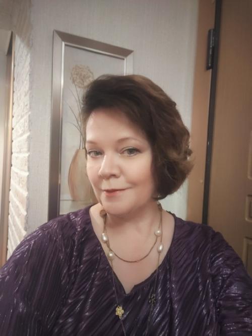 Ну когда ещё можно нарядиться в стиле 90-х и зажечь под песни своей молодости, если не на юбилее любимой подруги? 01