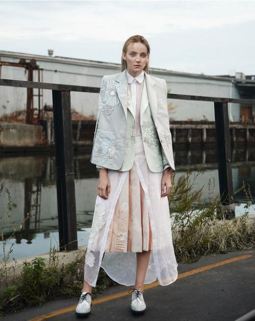 Sheer And Solid Fabrics: Хизер Маркс в фотосессии Кевина синклера для How to Spend It Magazine January 2016. 07