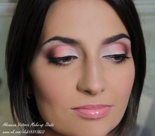 Милые девушки требуется модель на макияж и прическу на среду (13 октября) на 15. 01