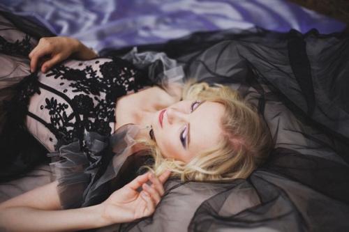 Модель на макияж и локоны ищу? 05