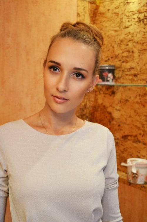 Нужны модели на макияж и прическу (для пополнения портфолио) - 750 руб. 01