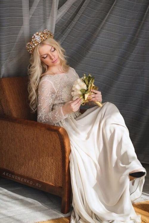 Девочки?  Теперь в нашей студии, по предварительной записи, вы всегда сможете сделать причёску по любому случаю? 04