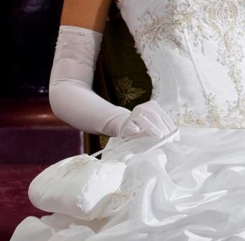 Что можно и нужно положить в сумочку невесты. 08