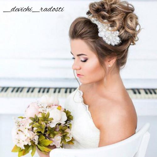 Девочки?  Теперь в нашей студии, по предварительной записи, вы всегда сможете сделать причёску по любому случаю? 09