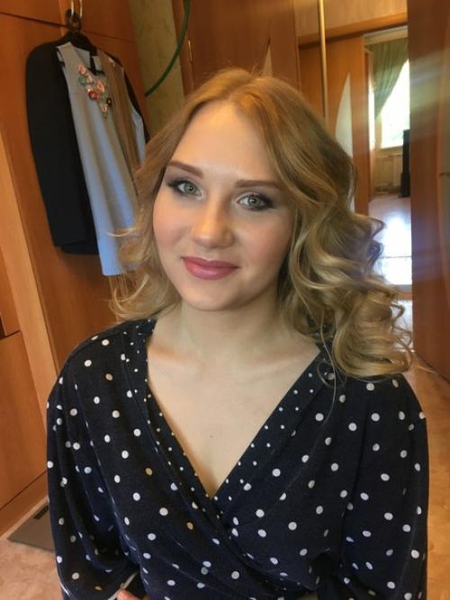 Дорогие девушки, мы предлагаем услуги стилиста - визажиста? 02