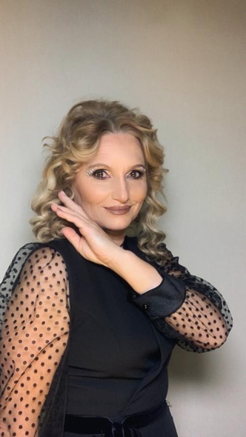 Макияж создан для того, чтобы женщина преобразилась и была уверена в себе. 04