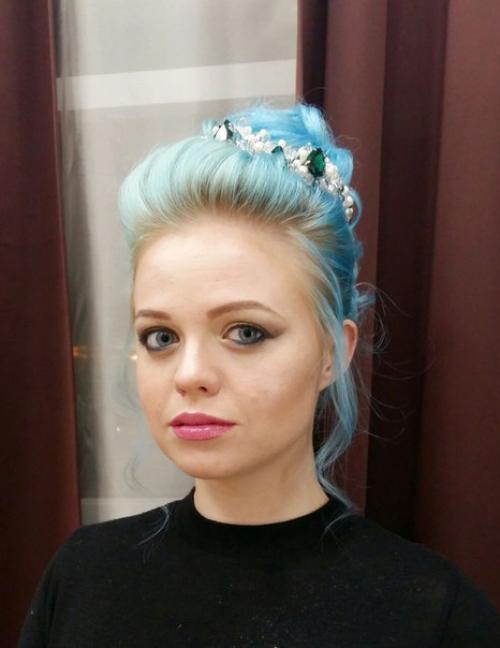 На завтра срочно требуется модель на прическу и макияж. 02