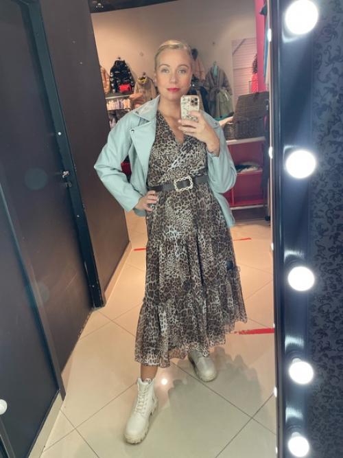 Леопардовое платье - это один из самых популярных и узнаваемых трендов в мире моды. 02