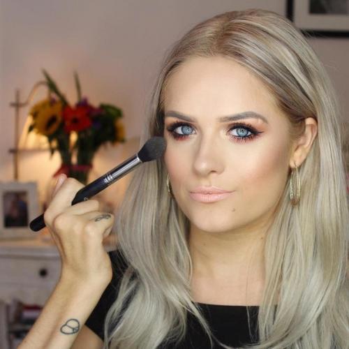 Знакомьтесь, это 25-летняя Джордан бон из норфолка. 01 Знакомьтесь, это 25-летняя Джордан бон из норфолка. 01